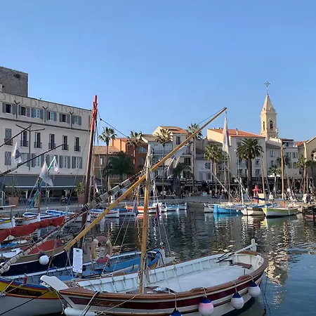 Escapade A Six-fours - Plage, Terrasse & Parking Apartment